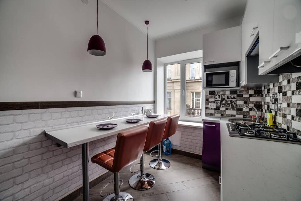 Romantic Apartments - Центр Львова , З Видом На Місто מראה חיצוני תמונה